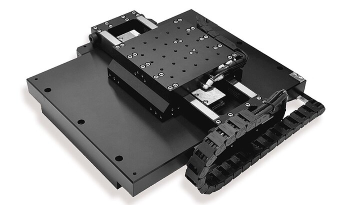 PI A-311 Kreuztische
