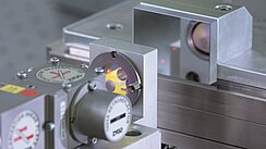 PI Laserinterferometer Laserinterferometer messen die Position auf Nanometer genau