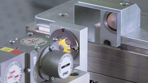 Laserinterferometer messen die Position auf Nanometer genau